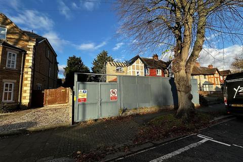 18 Grove Road, Isleworth, TW7 4JH