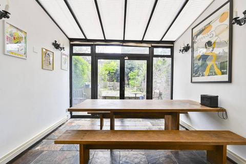 5 Canonbury Square, London, N1 2AU