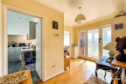 2 bedroom bungalow for sale, Heathlands Avenue, Ferndown BH22