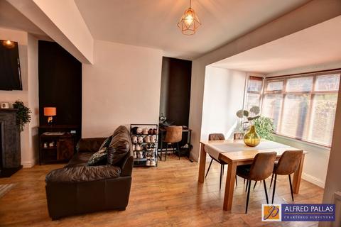 2 bedroom semi-detached house for sale, Denbigh Avenue, Fulwell