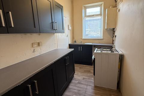 2 bedroom terraced house to rent, Pembroke Street, West Bowling BD5