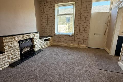 2 bedroom terraced house to rent, Pembroke Street, West Bowling BD5