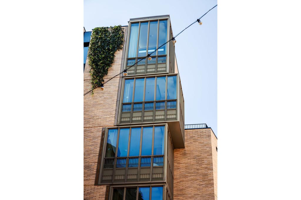Floral Court 32b