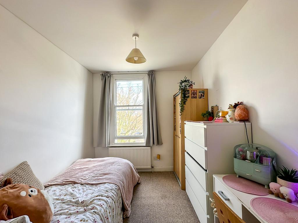 Room 4 (2)