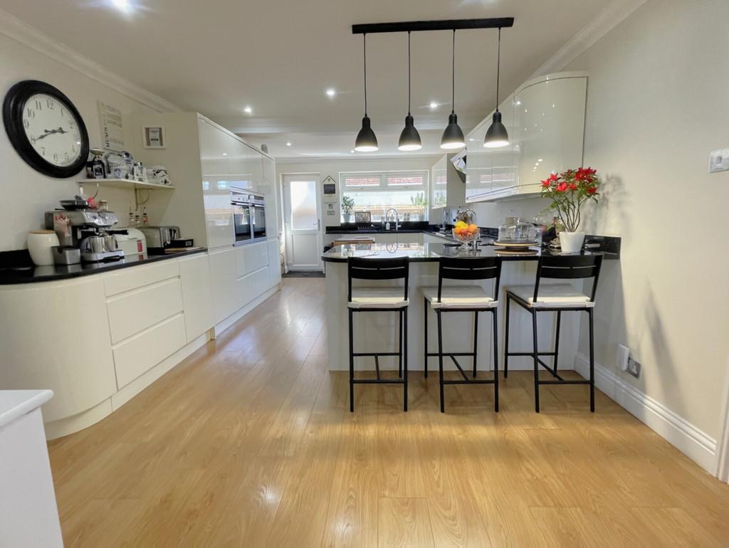 Kitchen 4