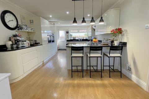 99 Maldon Road, Tiptree, Colchester, CO5 0BN