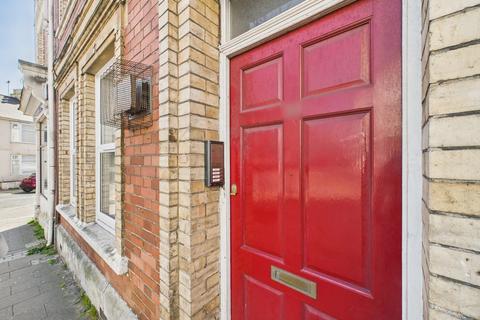 1 bedroom flat to rent, Devonport Road, Plymouth PL3