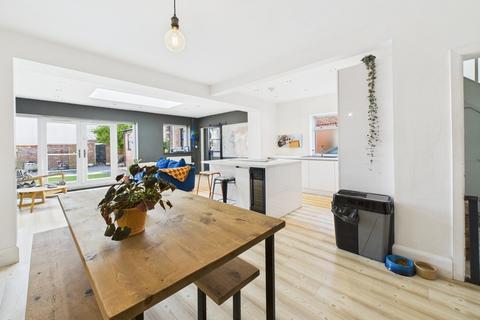 5 Beech Grove, Hoole, Chester, CH2 3HJ