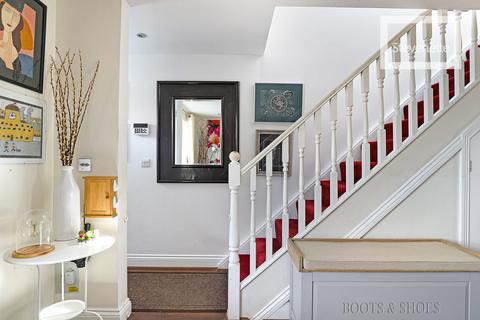 3 bedroom end of terrace house for sale, Lindsey Street, Epping