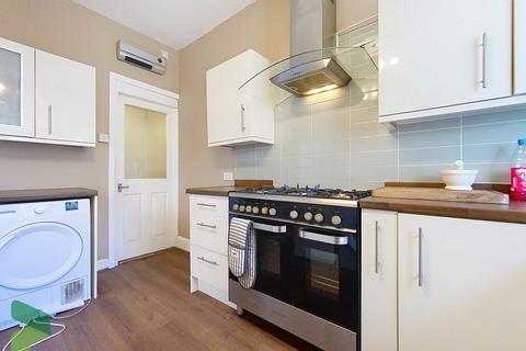 92 Blackburn Road, Darwen, BB3 1QJ