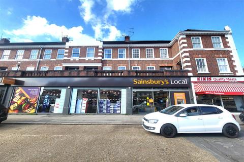 Heddon Court, Cockfosters, EN4