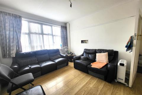 3 bedroom maisonette for sale, Heddon Court, Cockfosters, EN4