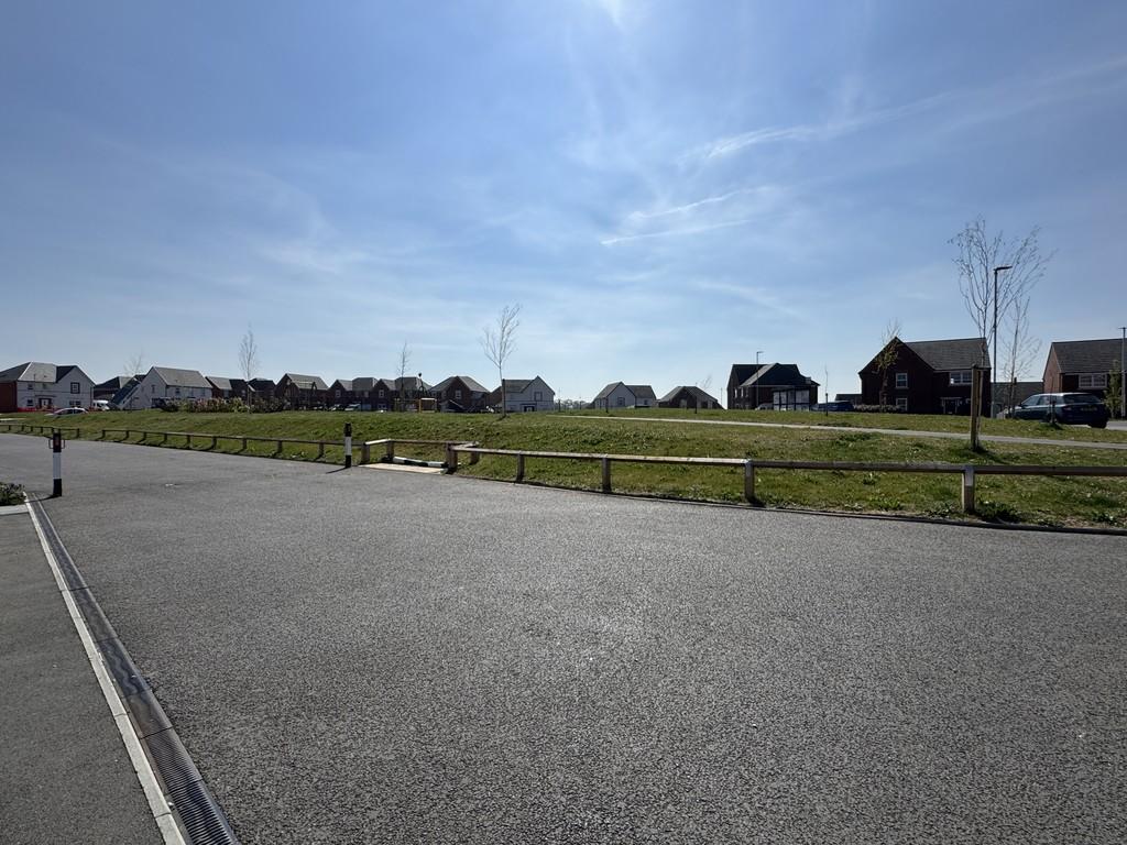 Outlooks to communal grounds