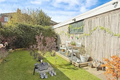20 Aston Crescent, Leeds, LS13 2DZ