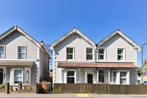 2 bedroom flat to rent, London Road, Hackbridge, SM6
