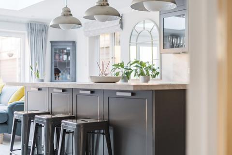 20a Critchmere Hill, Haslemere, GU27 1LS