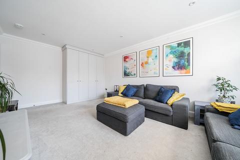 20a Critchmere Hill, Haslemere, GU27 1LS