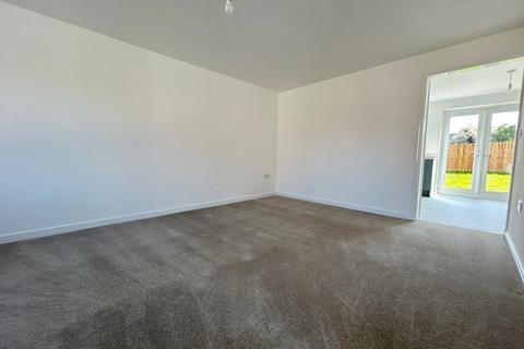 3 bedroom detached house to rent, Iris Grove, Langold, Worksop, Nottinghamshire, S81
