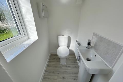 3 bedroom detached house to rent, Iris Grove, Langold, Worksop, Nottinghamshire, S81