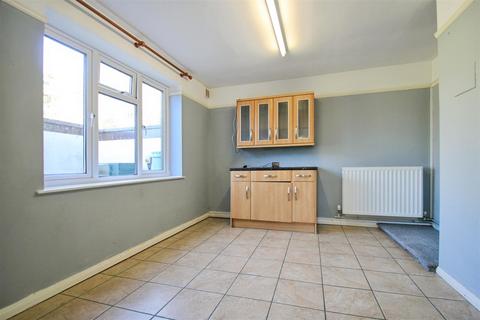 3 bedroom semi-detached house to rent, Kimbolton