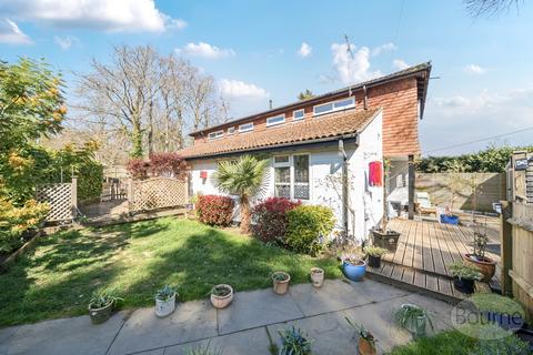 undefined, Folly Hill, Farnham, Surrey, GU9