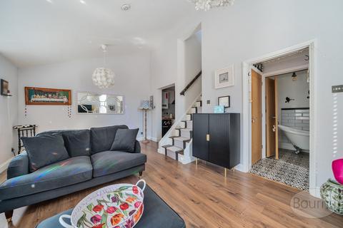 undefined, Folly Hill, Farnham, Surrey, GU9