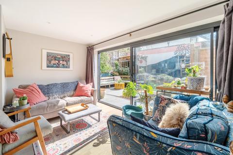 9 Beech Road, Weybridge, KT13 9QF