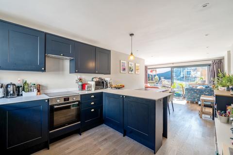 9 Beech Road, Weybridge, KT13 9QF