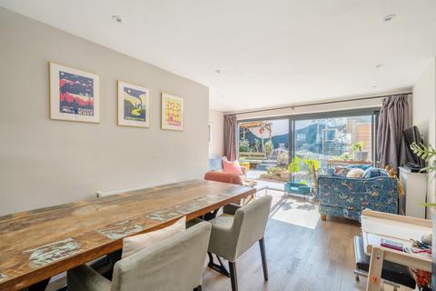 9 Beech Road, Weybridge, KT13 9QF