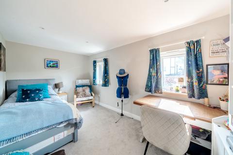 9 Beech Road, Weybridge, KT13 9QF