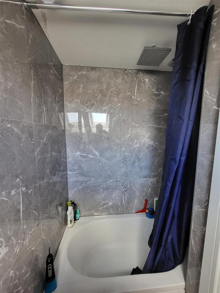 Bathroom 2.jpeg