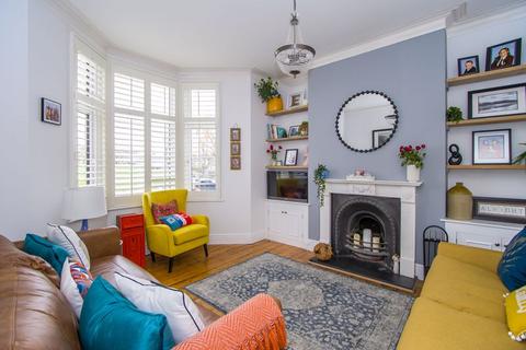 4 bedroom terraced house for sale, Plassey Square, Penarth