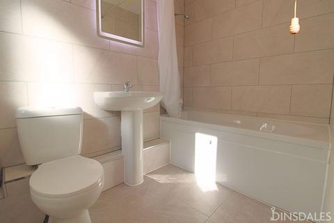 3 bedroom detached house to rent, Bootham Park, Daisy Hill, Bradford, BD9 6EG