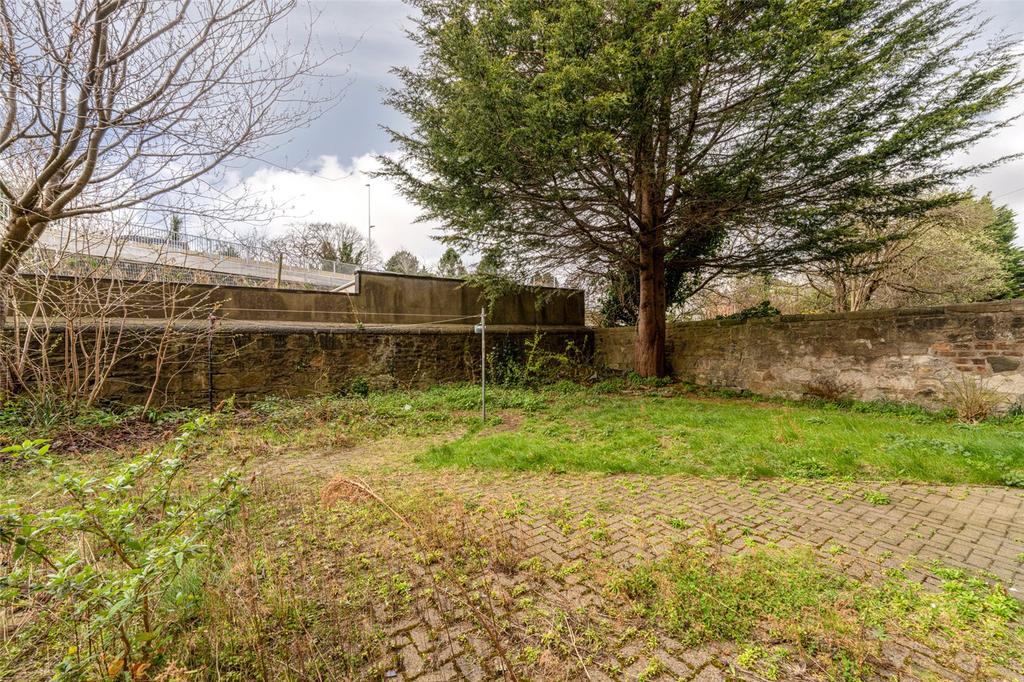 Shared Rear Garden