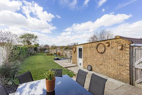 62 Orchard Close, Fetcham, Leatherhead, KT22 9JB