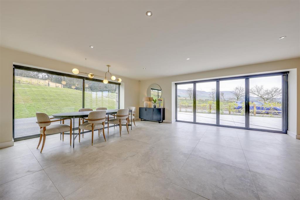 Open Plan Dining / Kitchen / Living