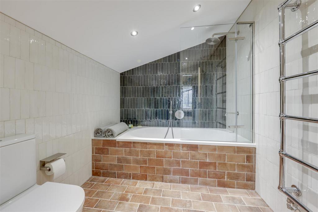En Suite Bathroom