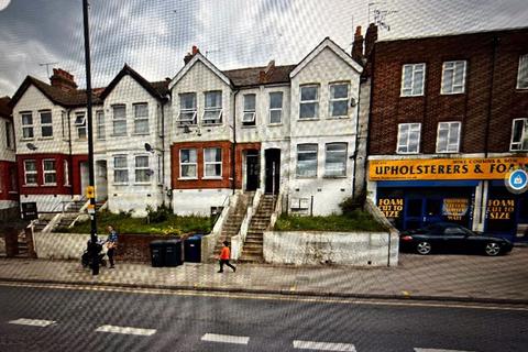 2 bedroom property to rent, West Hendon Broadway, London NW9