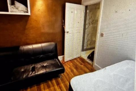 2 bedroom property to rent, West Hendon Broadway, London NW9