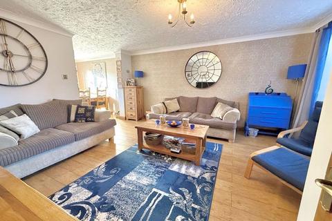 undefined, Highfields Close, Dunstable