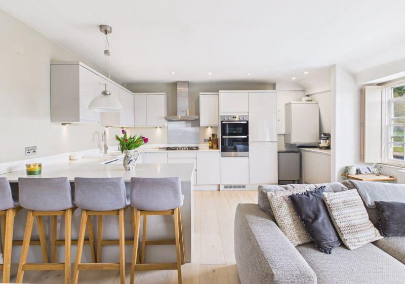 Kitchen / Living...