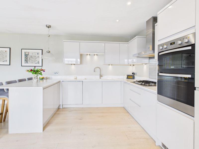 Kitchen / Living...