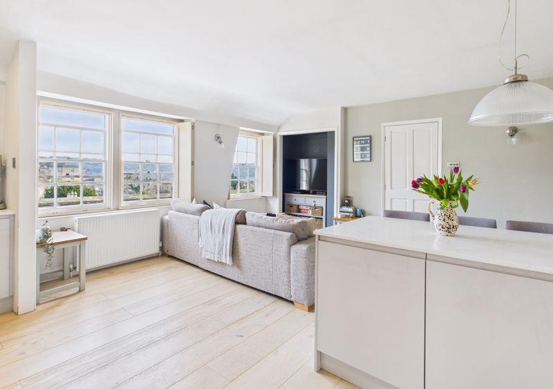 Kitchen / Living...