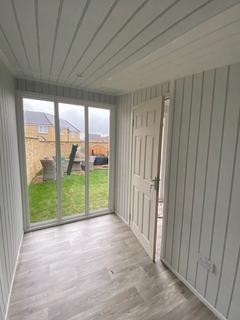 4 bedroom detached house to rent, Portland Drive, Hodthorpe