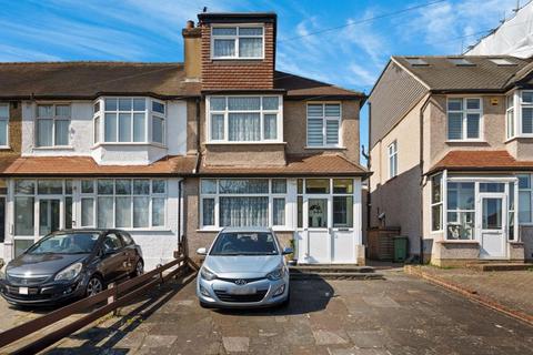 102 Bridgewood Road, Worcester Park, KT4 8XS