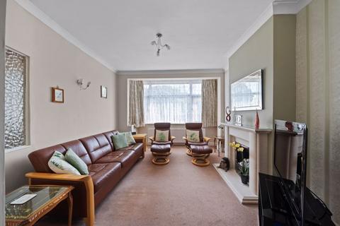 102 Bridgewood Road, Worcester Park, KT4 8XS