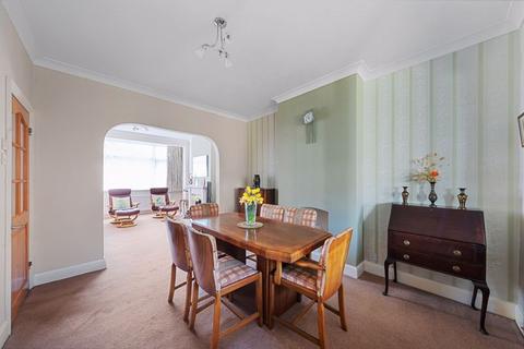 102 Bridgewood Road, Worcester Park, KT4 8XS
