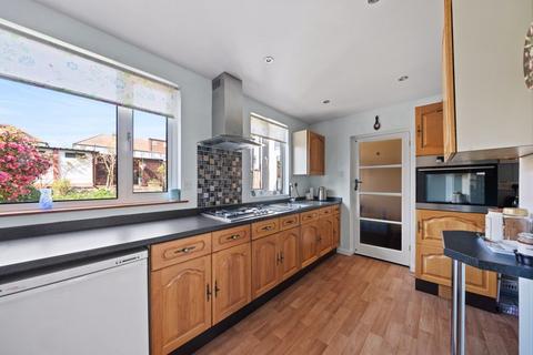 102 Bridgewood Road, Worcester Park, KT4 8XS