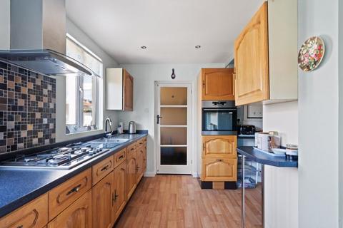 102 Bridgewood Road, Worcester Park, KT4 8XS