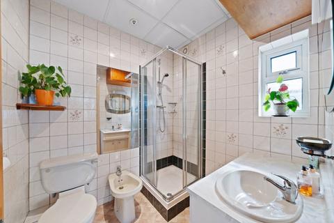 102 Bridgewood Road, Worcester Park, KT4 8XS